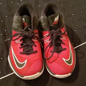 Basketball shoes NIKE VERSITILE II